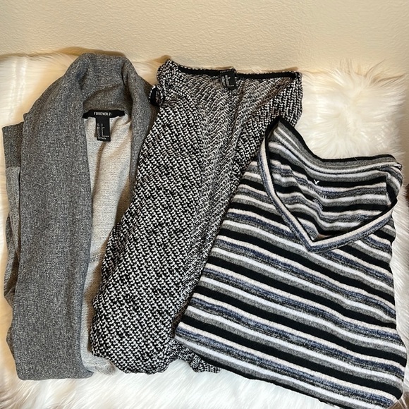 Bundle Forever 21 And American Eagle Tops - Picture 1 of 11